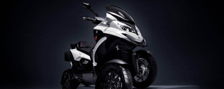 Der Qooder ist eine Mischung aus Motorroller, Quad und Auto. Der Qooder ist eine Mischung aus Motorroller, Quad und Auto.