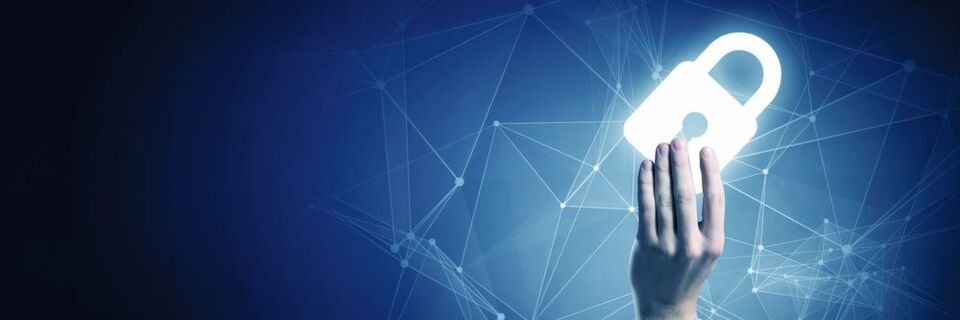 Um Industrie 4.0 sicher zu gestalten, müssen neue und gemeinsame Schutzziele für Safety und Security definiert werden. Um Industrie 4.0 sicher zu gestalten, müssen neue und gemeinsame Schutzziele für Safety und Security definiert werden.
