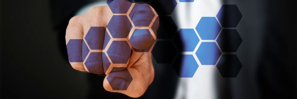 Das Internet der Dinge benötigt die Technologien von Big Data und ist damit auch eine konkrete Anwendung von Big Data. Das Internet der Dinge benötigt die Technologien von Big Data und ist damit auch eine konkrete Anwendung von Big Data.