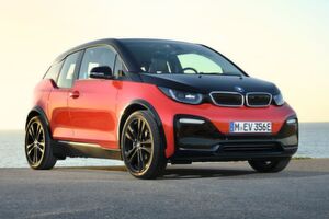 Facelift after four years: The new version of BMW's i3 will be run by an e-machine in a complex, aluminium die-cast housing like its predecessor. Facelift after four years: The new version of BMW's i3 will be run by an e-machine in a complex, aluminium die-cast housing like its predecessor.