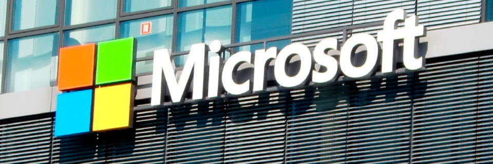 Wenn es mit Cloud-Rechenzentren unter fremder Hoheit nicht so läuft, versucht es der Softwareriese halt mit eigenen. Wenn es mit Cloud-Rechenzentren unter fremder Hoheit nicht so läuft, versucht es der Softwareriese halt mit eigenen.