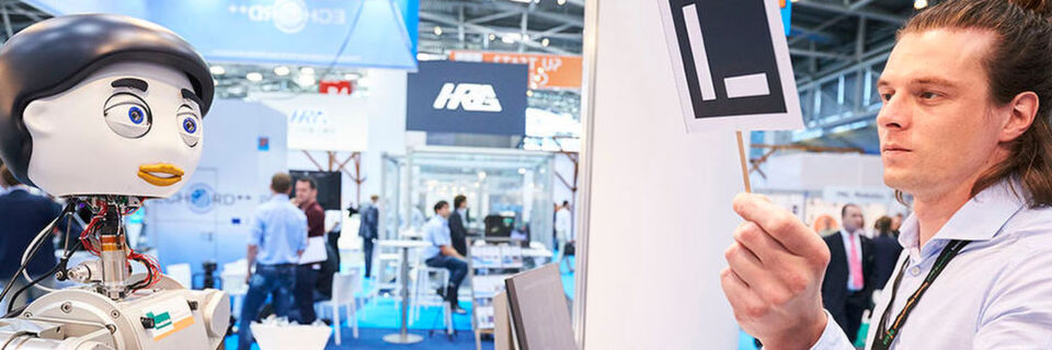 Servicerobotik findet immer mehr Verbreitung. Aus diesem Grund widmet die Automatica 2018 diesen Zukunftsthema eine eigene Sonderschau. Servicerobotik findet immer mehr Verbreitung. Aus diesem Grund widmet die Automatica 2018 diesen Zukunftsthema eine eigene Sonderschau.