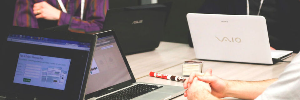 In einer Microservice-orientierten Organisation verantwortet ein Team eine Komponente im System, solange es sie gibt. In einer Microservice-orientierten Organisation verantwortet ein Team eine Komponente im System, solange es sie gibt.