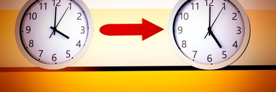 Am letzten Sonntag wurden nachts die Uhren von zwei auf drei Uhr vorgestellt. Seither gilt in allen Ländern Europas wieder die Sommerzeit. Am letzten Sonntag wurden nachts die Uhren von zwei auf drei Uhr vorgestellt. Seither gilt in allen Ländern Europas wieder die Sommerzeit.