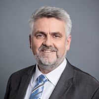 Der Wirtschaftsminister des Landes Sachsen-Anhalt, Prof. Dr. Armin Willingmann, will bei der Digitalisierung niemanden zurücklassen Der Wirtschaftsminister des Landes Sachsen-Anhalt, Prof. Dr. Armin Willingmann, will bei der Digitalisierung niemanden zurücklassen