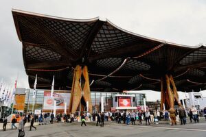 Der Still-Pavillon auf dem Freigelände war während der Cemat 2016 ein angesagter Treffpunkt für viele Besucher. Der Still-Pavillon auf dem Freigelände war während der Cemat 2016 ein angesagter Treffpunkt für viele Besucher.