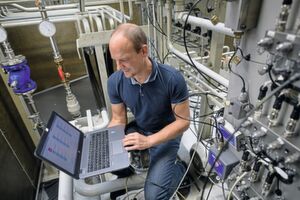 Der Production Performance Manager nutzt das IoT Gateway, das nicht nur neue, sondern auch bereits installierte Maschinen vernetzen kann. Der Production Performance Manager nutzt das IoT Gateway, das nicht nur neue, sondern auch bereits installierte Maschinen vernetzen kann.