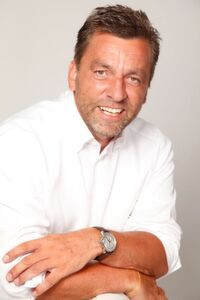 Dr. Kay Knoche ist Principal Solution Consultant Next Best Action Marketing bei Pegasystems in München. Dr. Kay Knoche ist Principal Solution Consultant Next Best Action Marketing bei Pegasystems in München.