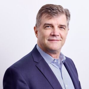 Jens Nietzschmann: „Aktuell registrieren wir im Durchschnitt 102 Tage bei Dieselfahrzeugen. Multipliziert mit den ebenfalls durchschnittlichen 28 Euro Standkosten pro Tag wird sehr schnell klar, dass nach dieser Dauer die Margen längst zum Teufel sind und die noch hinzu kommenden Nachlässe purpurrote Bremsspuren in den Bilanzen der Händler hinterlassen.“ Jens Nietzschmann: „Aktuell registrieren wir im Durchschnitt 102 Tage bei Dieselfahrzeugen. Multipliziert mit den ebenfalls durchschnittlichen 28 Euro Standkosten pro Tag wird sehr schnell klar, dass nach dieser Dauer die Margen längst zum Teufel sind und die noch hinzu kommenden Nachlässe purpurrote Bremsspuren in den Bilanzen der Händler hinterlassen.“