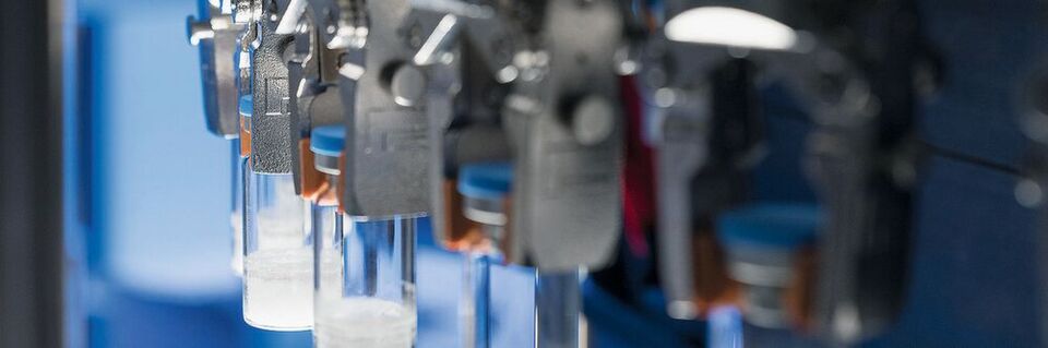 Visual Rotating Inspector machines operate on a wide range of glass or plastic medical containers for liquids, powder or lyophilized drugs. Visual Rotating Inspector machines operate on a wide range of glass or plastic medical containers for liquids, powder or lyophilized drugs.