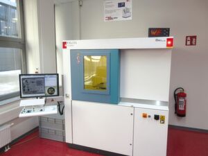 Der Computertomograf dient der 3D-Röntgenanalyse von Bauelementen und Baugruppen Der Computertomograf dient der 3D-Röntgenanalyse von Bauelementen und Baugruppen