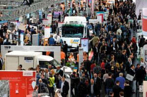 220 000 Besucher erwartet die Deutsche Messe in Hannover für das Messe-Duo Cemat und Hannover Messe. Als globaler Hotspot treiben sie zusammen die grossen Themen der Branchen voran: Digitalisierung der Produktion, Sektorkopplung, intelligente Lieferketten, vorausschauende Instandhaltung, kooperative Roboter, Leichtbau oder auch der digitale Zwilling. 220 000 Besucher erwartet die Deutsche Messe in Hannover für das Messe-Duo Cemat und Hannover Messe. Als globaler Hotspot treiben sie zusammen die grossen Themen der Branchen voran: Digitalisierung der Produktion, Sektorkopplung, intelligente Lieferketten, vorausschauende Instandhaltung, kooperative Roboter, Leichtbau oder auch der digitale Zwilling.