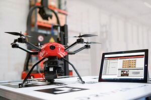 Drohnen erobern immer mehr professionelle Bereiche, auch in der Logistik; Linde Material Handling zeigte den Prototypen einer Inventurdrohne. Drohnen erobern immer mehr professionelle Bereiche, auch in der Logistik; Linde Material Handling zeigte den Prototypen einer Inventurdrohne.