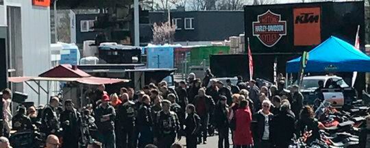 Bei bestem Wetter hat letztes Wochenende der KTM-Stützpunkt in Bonn eröffnet. Bei bestem Wetter hat letztes Wochenende der KTM-Stützpunkt in Bonn eröffnet.