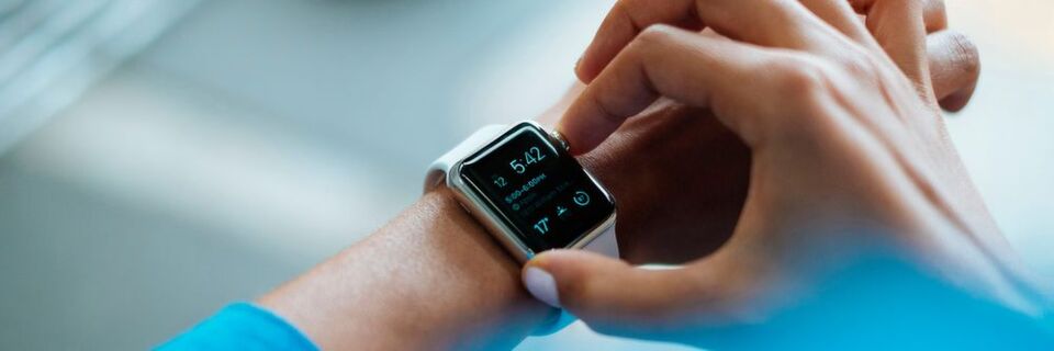Gesundheitsdaten sind sensibel. Deshalb muss auch bei Wearables auf den Datenschutz besonderer Wert gelegt werden. Gesundheitsdaten sind sensibel. Deshalb muss auch bei Wearables auf den Datenschutz besonderer Wert gelegt werden.