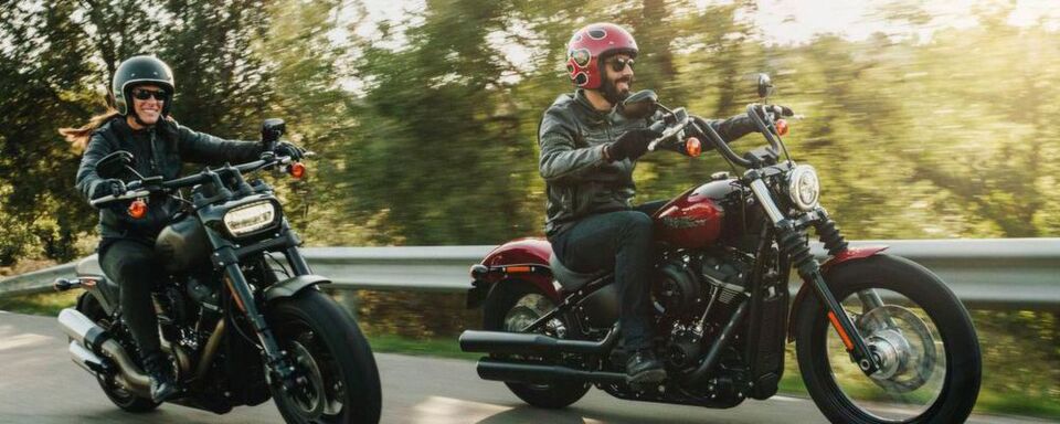 Wer bis zum 31. Mai online eine Probefahrt bei seinem nächstgelegenen Harley-Vertragshändler bucht, steigt spätestens am 17. Juni auf sein Testbike und hat die Chance, eine Reise nach Milwaukee zur 115. Geburtstagsparty von Harley-Davidson zu gewinnen. Wer bis zum 31. Mai online eine Probefahrt bei seinem nächstgelegenen Harley-Vertragshändler bucht, steigt spätestens am 17. Juni auf sein Testbike und hat die Chance, eine Reise nach Milwaukee zur 115. Geburtstagsparty von Harley-Davidson zu gewinnen.
