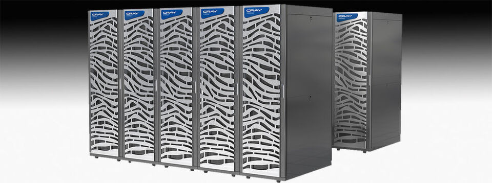 „Cray CS500 Cluster“ mit „AMD EPYC 7000“ Prozessoren bieten vier Dual-Sockel-Knoten in einem Gehäuse auf zwei Höheneinheiten. „Cray CS500 Cluster“ mit „AMD EPYC 7000“ Prozessoren bieten vier Dual-Sockel-Knoten in einem Gehäuse auf zwei Höheneinheiten.