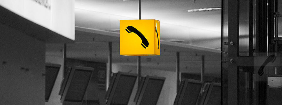 Einfach einmal zum Telefon greifen, um zu melden wenn die Hütte brennt, damit ist es beim IT-Sicherheitsgesetz und der DSGVO nicht getan. Einfach einmal zum Telefon greifen, um zu melden wenn die Hütte brennt, damit ist es beim IT-Sicherheitsgesetz und der DSGVO nicht getan.