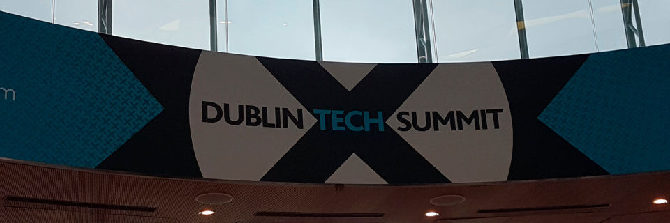 Auf dem Dublin Tech Summit zeigten Start-ups unter anderem, wie sie mit KI Probleme lösen wollen. Auf dem Dublin Tech Summit zeigten Start-ups unter anderem, wie sie mit KI Probleme lösen wollen.