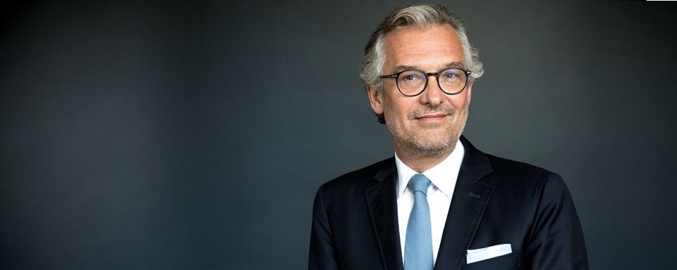 Dr.-Ing. Ralf Hofmann gründete 1996 die Management- und IT-Beratung MHP und ist seitdem erfolgreicher Unternehmensgründer, Gesellschafter und Geschäftsführer. Dr.-Ing. Ralf Hofmann gründete 1996 die Management- und IT-Beratung MHP und ist seitdem erfolgreicher Unternehmensgründer, Gesellschafter und Geschäftsführer.