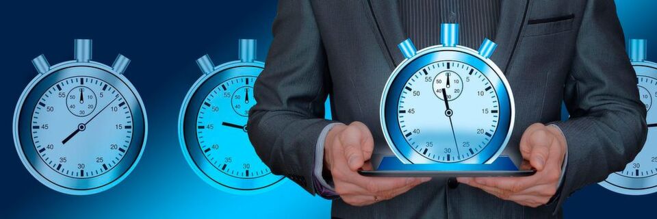 Sieben Schritte für den erfolgreichen Einstieg in Microsoft Azure. Sieben Schritte für den erfolgreichen Einstieg in Microsoft Azure.