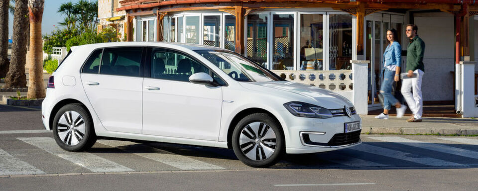 In der achten Generation wird es eine weitere elektrifizierte Variante geben: den Mild-Hybrid (im Bild der aktuelle E-Golf). In der achten Generation wird es eine weitere elektrifizierte Variante geben: den Mild-Hybrid (im Bild der aktuelle E-Golf).