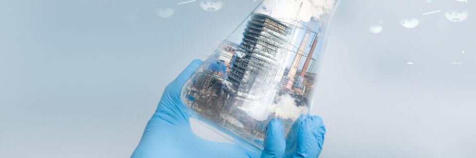 From smokestack to test tube: Will exhaust gases become a raw material for chemicals? A project at the Duisburg steelworks is designed to show us how this will work. From smokestack to test tube: Will exhaust gases become a raw material for chemicals? A project at the Duisburg steelworks is designed to show us how this will work.