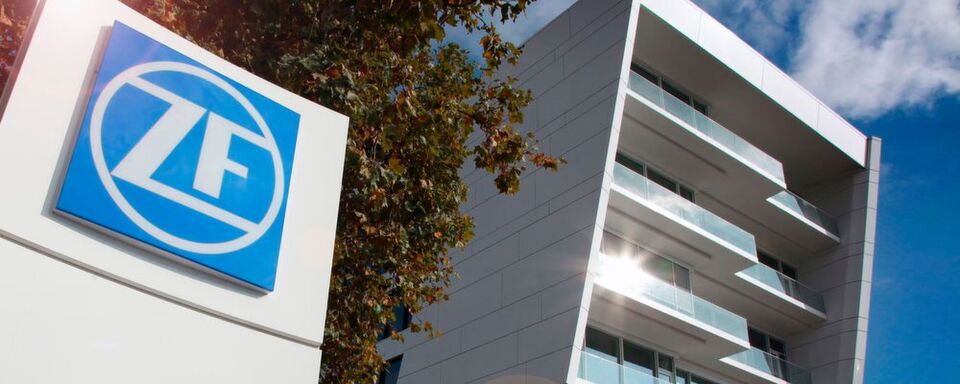 ZF baut die Aktivitäten in puncto Blockchain-Anwendungen aus. Als Gründungsmitglied der MOBI-Allianz möchte der Zulieferer an einheitlichen Standards für die Automobilindustrie mitarbeiten. ZF baut die Aktivitäten in puncto Blockchain-Anwendungen aus. Als Gründungsmitglied der MOBI-Allianz möchte der Zulieferer an einheitlichen Standards für die Automobilindustrie mitarbeiten.