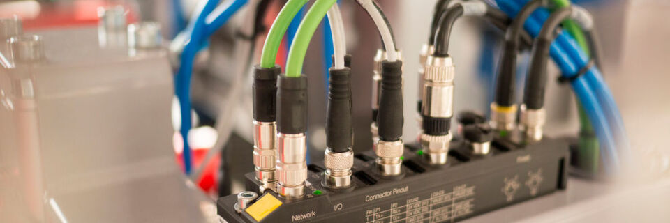 Mit den I/O-Modulen TBEN-S werden alle Signale über Profinet zur Steuerung geführt Mit den I/O-Modulen TBEN-S werden alle Signale über Profinet zur Steuerung geführt
