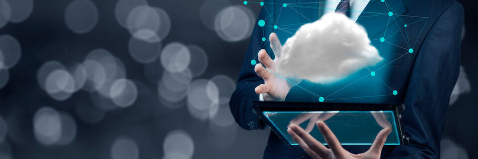 Cloud-Lösungen helfen dabei, Produktionsstraßen zu vernetzen und logistische Abläufe effizienter zu gestalten. Cloud-Lösungen helfen dabei, Produktionsstraßen zu vernetzen und logistische Abläufe effizienter zu gestalten.