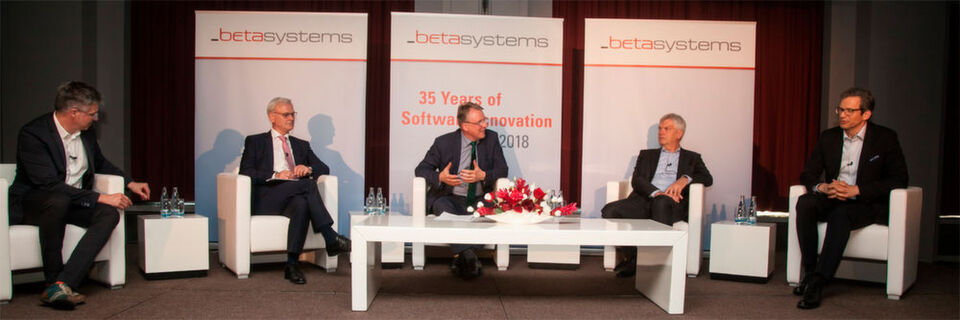 Podiumsdiskussion im Rahmen des Beta Systems Technology Forum 2018 in Berlin (v.l.n.r.): Bernhard Rohleder (Hauptgeschäftsführer Bitkom e.V.), Hubert Ludwig (Geschäftsführer der Datenverarbeitungszentrale Schwerin), Prof. Dr. Christoph Meinel (Institutsdirektor und Geschäftsführer des Hasso-Plattner-Instituts für Digital Engineering), Dirk Wittkopp (IBM Research & Development) und Dr. Andreas Huth (Vorstand von Beta Systems). Podiumsdiskussion im Rahmen des Beta Systems Technology Forum 2018 in Berlin (v.l.n.r.): Bernhard Rohleder (Hauptgeschäftsführer Bitkom e.V.), Hubert Ludwig (Geschäftsführer der Datenverarbeitungszentrale Schwerin), Prof. Dr. Christoph Meinel (Institutsdirektor und Geschäftsführer des Hasso-Plattner-Instituts für Digital Engineering), Dirk Wittkopp (IBM Research & Development) und Dr. Andreas Huth (Vorstand von Beta Systems).