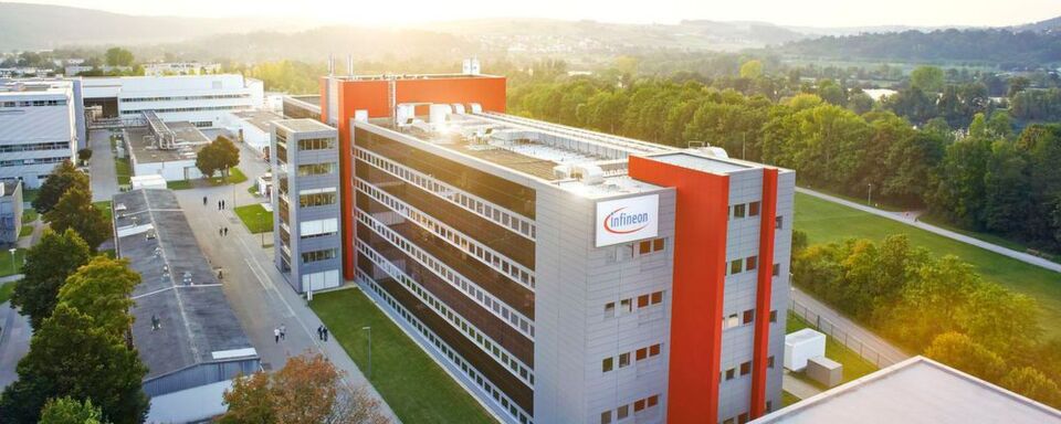 Die Infineon Technologies AG hat von Toyota einen Preis für herausragende Produktqualität erhalten. Die Infineon Technologies AG hat von Toyota einen Preis für herausragende Produktqualität erhalten.