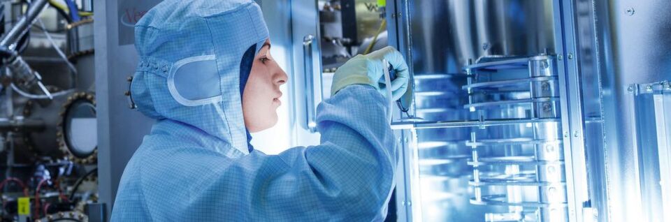 Die Reinigung von Hightech-Laboren erfordert präzises und konzentriertes Arbeiten. Die Reinigung von Hightech-Laboren erfordert präzises und konzentriertes Arbeiten.