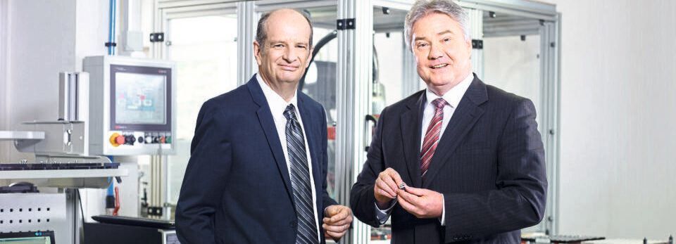 Einfach sicher: Seit fast 30 Jahren ist die von Marcellus Buchheit (l) und Oliver Winzenried gegründete Wibus-Systems AG führend im Softwareschutz. Einfach sicher: Seit fast 30 Jahren ist die von Marcellus Buchheit (l) und Oliver Winzenried gegründete Wibus-Systems AG führend im Softwareschutz.