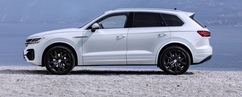 Der VW Touareg ist um weitere acht Zentimeter auf 4,88 Meter in der Länge gewachsen. Der VW Touareg ist um weitere acht Zentimeter auf 4,88 Meter in der Länge gewachsen.