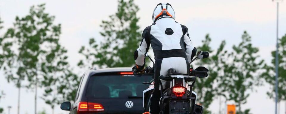 KTM und Ducati haben einen Radar für das Motorrad entwickelt. KTM und Ducati haben einen Radar für das Motorrad entwickelt.