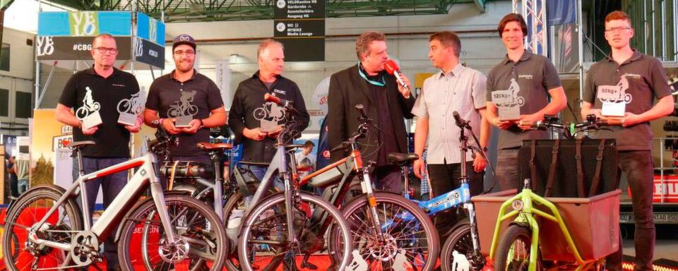 Gruppenfoto der ExtraEnergy Pedelec Awards Zeremonie. Gruppenfoto der ExtraEnergy Pedelec Awards Zeremonie.