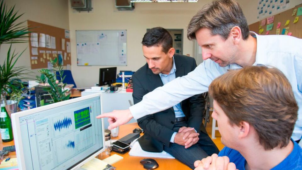 iNDTact ist längst kein Startup mehr: Fünf Jahre nach der Gründung haben die Würzburger mit ihren Sensoren in der Industrie Fuß gefasst. iNDTact ist längst kein Startup mehr: Fünf Jahre nach der Gründung haben die Würzburger mit ihren Sensoren in der Industrie Fuß gefasst.