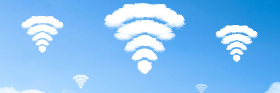 Ein Umzug des WLAN-Managements in die Cloud bietet viele Vorteile, wenn die Vor-Ort-Technik aktuell ist. Ein Umzug des WLAN-Managements in die Cloud bietet viele Vorteile, wenn die Vor-Ort-Technik aktuell ist.