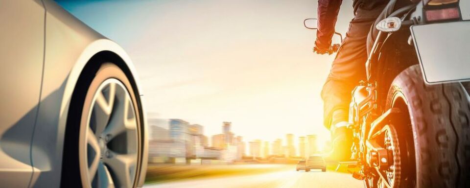 Mit Radartechnik gerüstet, sollen Motorräder ab 2020 mehr Sicherheit bieten. Mit Radartechnik gerüstet, sollen Motorräder ab 2020 mehr Sicherheit bieten.