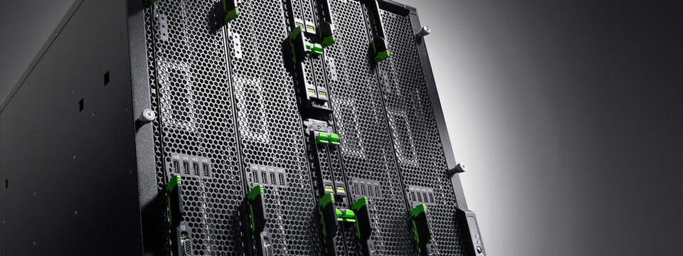 Passen die Attribute scnell , stabil, sicher, performant und virtualisert zusammen, wenn es um SAP HANA in einer Scale-out-Architektur geht? Fujitsu wartet mit Benschmarks auf „Primeflex“-Systemen auf. Passen die Attribute scnell , stabil, sicher, performant und virtualisert zusammen, wenn es um SAP HANA in einer Scale-out-Architektur geht? Fujitsu wartet mit Benschmarks auf „Primeflex“-Systemen auf.