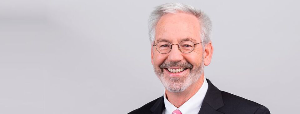 Mit Joachim Schäfer verabschiedet sich ein ausgewiesener Kenner der Medizintechnik-Branche in den Ruhestand. Mit Joachim Schäfer verabschiedet sich ein ausgewiesener Kenner der Medizintechnik-Branche in den Ruhestand.