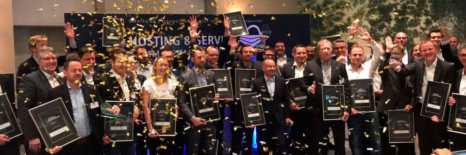 Gruppenfoto mit den Award-Gewinnern vom Hosting & Service Provider Summit 2018. Gruppenfoto mit den Award-Gewinnern vom Hosting & Service Provider Summit 2018.