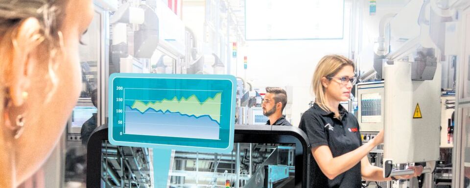 Das Fachmagazin MM Maschinenmarkt und das Start-up University4Industry bieten eine E-Learning-Plattform zu Themen der Industrie 4.0 an. Das Fachmagazin MM Maschinenmarkt und das Start-up University4Industry bieten eine E-Learning-Plattform zu Themen der Industrie 4.0 an.