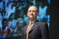 Professor Key Pousttchi, ist Inhaber des SAP-Stiftungslehrstuhls für Wirtschaftsinformatik und Digitalisierung, insbesondere IT Strategy und IT Business Value, an der Wirtschafts- und Sozialwissenschaftlichen Fakultät der Universität Potsdam. Professor Key Pousttchi, ist Inhaber des SAP-Stiftungslehrstuhls für Wirtschaftsinformatik und Digitalisierung, insbesondere IT Strategy und IT Business Value, an der Wirtschafts- und Sozialwissenschaftlichen Fakultät der Universität Potsdam.