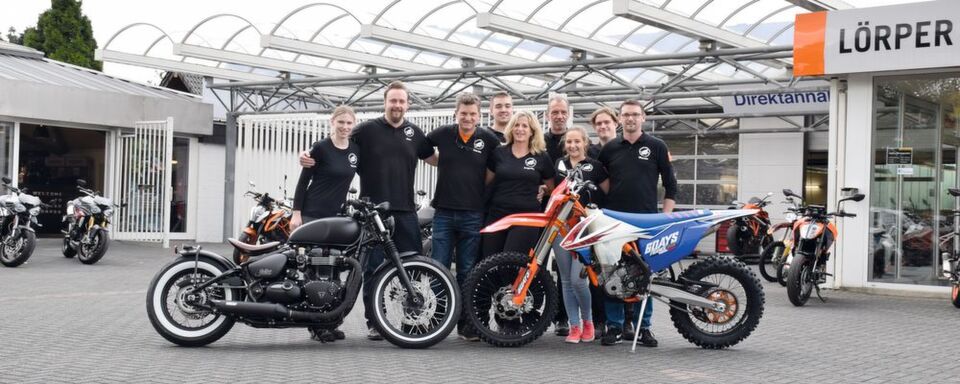 Das Lörper-Team in Goch kann stolz sein. Der Wechsel von Honda auf die beiden europäischen Marken hat bestens hingehauen. Das Lörper-Team in Goch kann stolz sein. Der Wechsel von Honda auf die beiden europäischen Marken hat bestens hingehauen.
