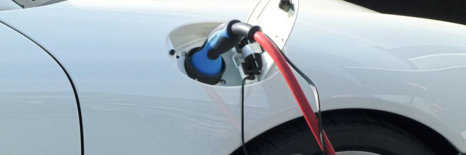 Der Anteil an Elektrofahrzeugen steigt – und davon kann vor allem der Maschinenbau profitieren, wie eine neue Studie zeigt. Der Anteil an Elektrofahrzeugen steigt – und davon kann vor allem der Maschinenbau profitieren, wie eine neue Studie zeigt.