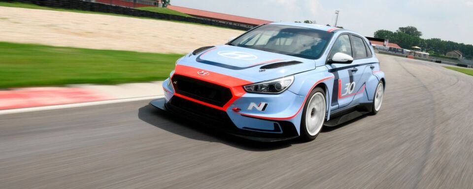 Der Hyundai i30 N TCR im Tracktest. Der Hyundai i30 N TCR im Tracktest.
