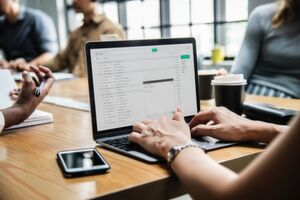 Was sind die wichtigsten KPIs und die größten Herausforderungen für E-Mail-Marketing-Manager? Eine aktuelle Umfrage gibt Antworten. Was sind die wichtigsten KPIs und die größten Herausforderungen für E-Mail-Marketing-Manager? Eine aktuelle Umfrage gibt Antworten.