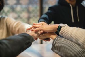 Idealerweise verstehen sich Unternehmen und Agenturen als Partner, die gegenseitig Verständnis aufbringen und sich in die Lage des anderen reinversetzen. Idealerweise verstehen sich Unternehmen und Agenturen als Partner, die gegenseitig Verständnis aufbringen und sich in die Lage des anderen reinversetzen.